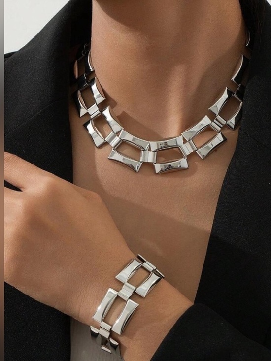 Jewelry - Modern Geometric Silver Necklace and Bracelet Set nwot